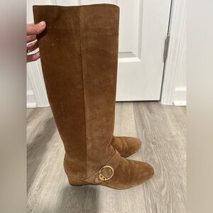 SH16 Tory Burch Sofia 45mm Knee-High Tall Wedge Boots Tan Suede US 7